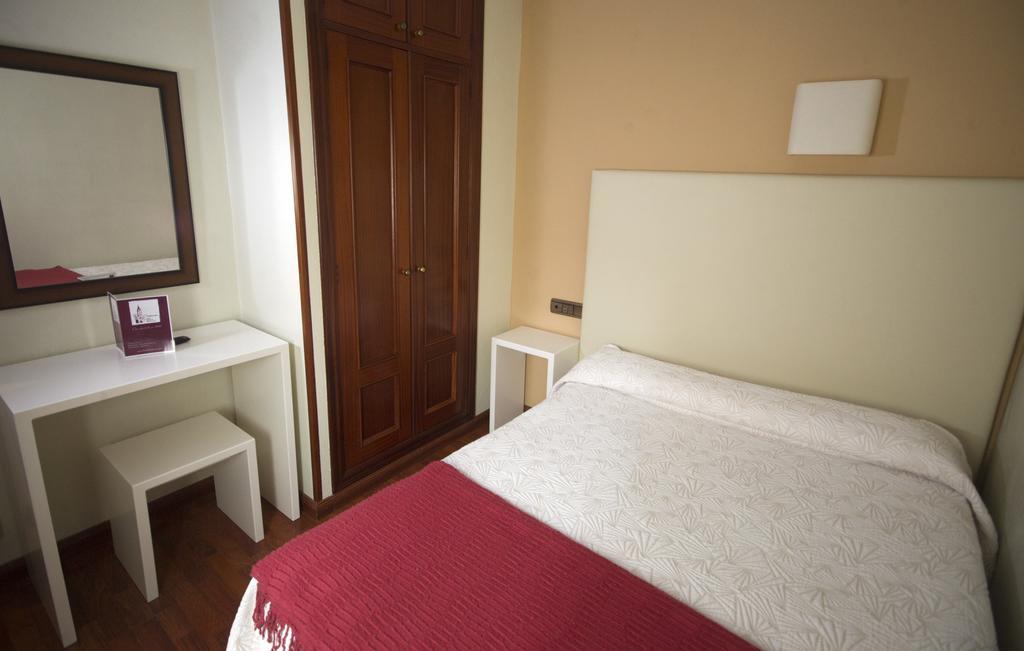 Hotel Ovetense Oviedo Luaran gambar