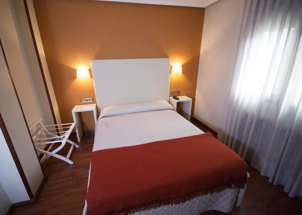 Hotel Ovetense Oviedo Luaran gambar