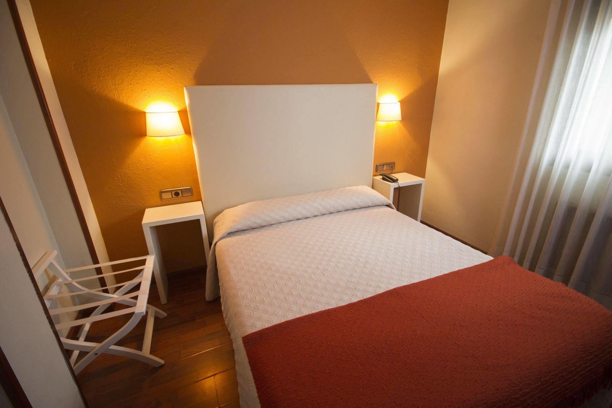 Hotel Ovetense Oviedo Luaran gambar